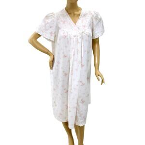 Vintage White Seersucker Pink Flowers Large House dress Coat Robe zipper front